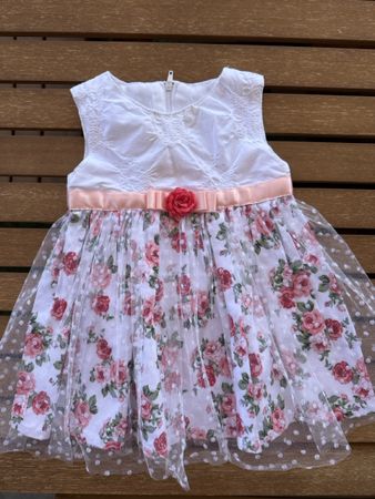 Petite robe de princesse « roses » 